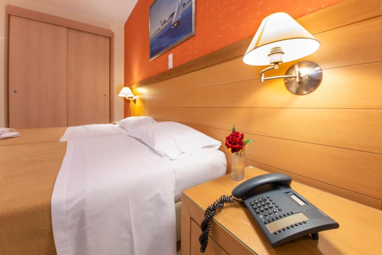 Avra Hotel Methana Luaran gambar