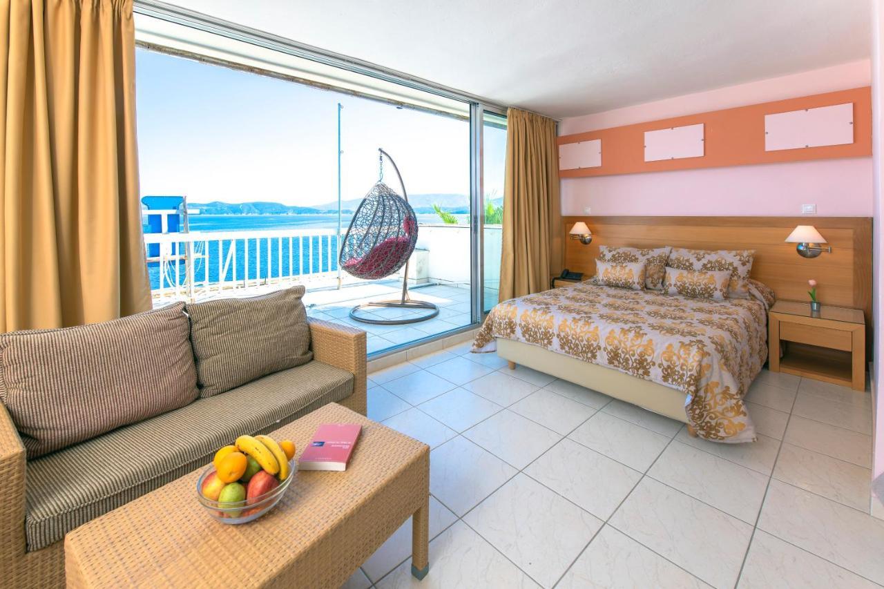 Avra Hotel Methana Luaran gambar